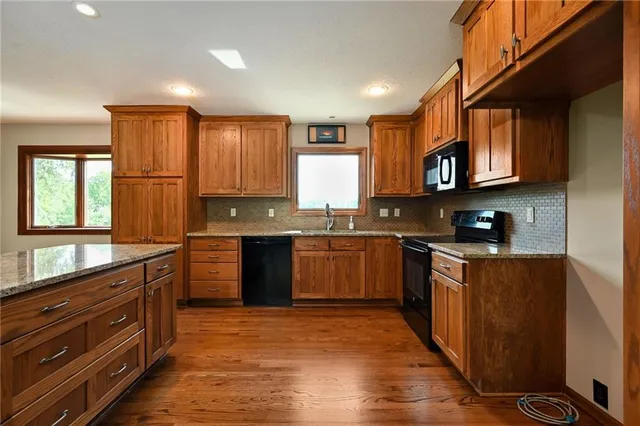 $1,195,000 | 3385 West 183rd Street, Stilwell, KS 66085