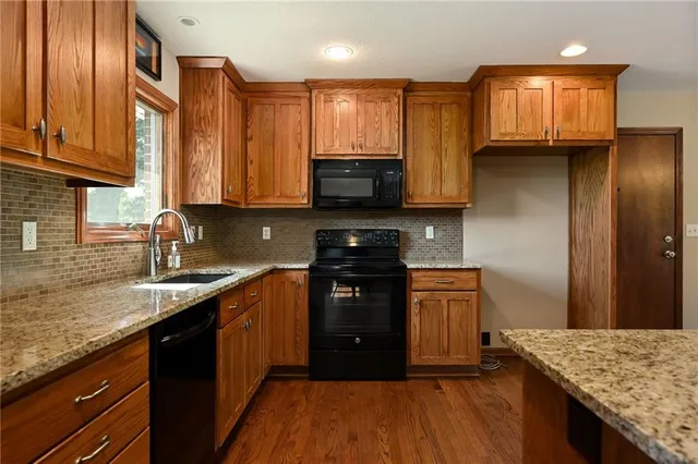 $1,195,000 | 3385 West 183rd Street, Stilwell, KS 66085