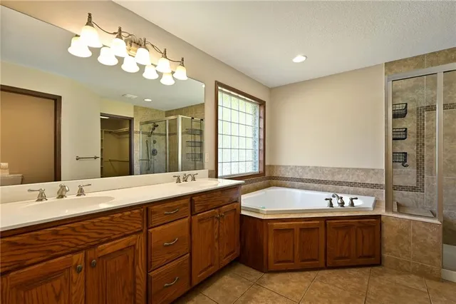 $1,195,000 | 3385 West 183rd Street, Stilwell, KS 66085