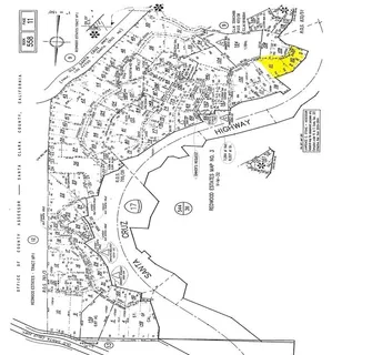 a picture of a bathroom