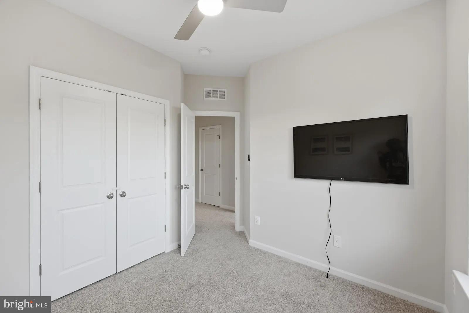 9309 Barnes Loop Manassas, VA 20110 - Photo 14 of 32