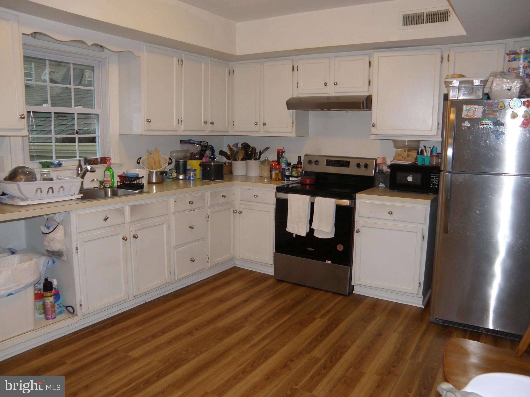 28 West North Street Georgetown, DE 19947 - Photo 4 of 13 Kitchen with Stainless Appliances