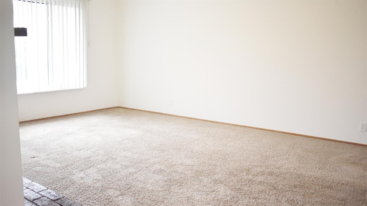 2925 Oxford Way Stockton, CA 95204 - Photo 4 of 24