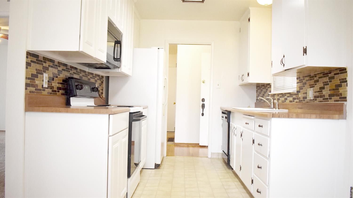 2925 Oxford Way Stockton, CA 95204 - Photo 8 of 24