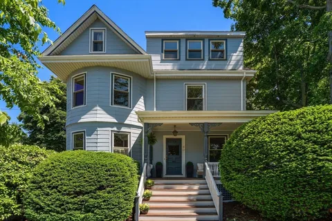 $2,450,000 | 40 Goden Street, Belmont, MA 02478