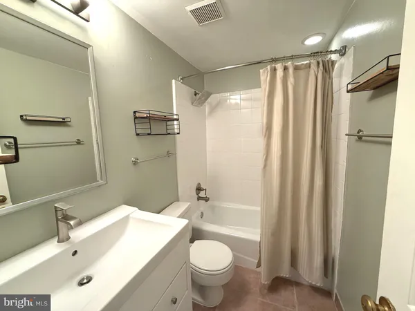 $2,500 | 2310 Ashmead Place Northwest, Unit 106, Washington, DC 20009