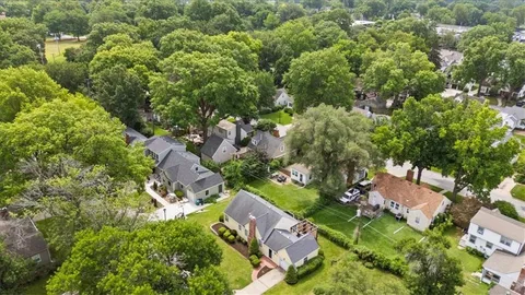 $395,000 | 2609 West 50th Terrace, Westwood, KS 66205