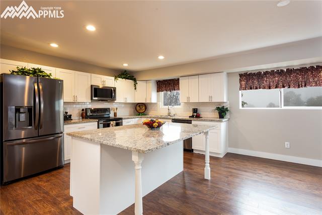 4909 Rocking R Drive Colorado Springs, CO 80915 - Photo 5 of 17
