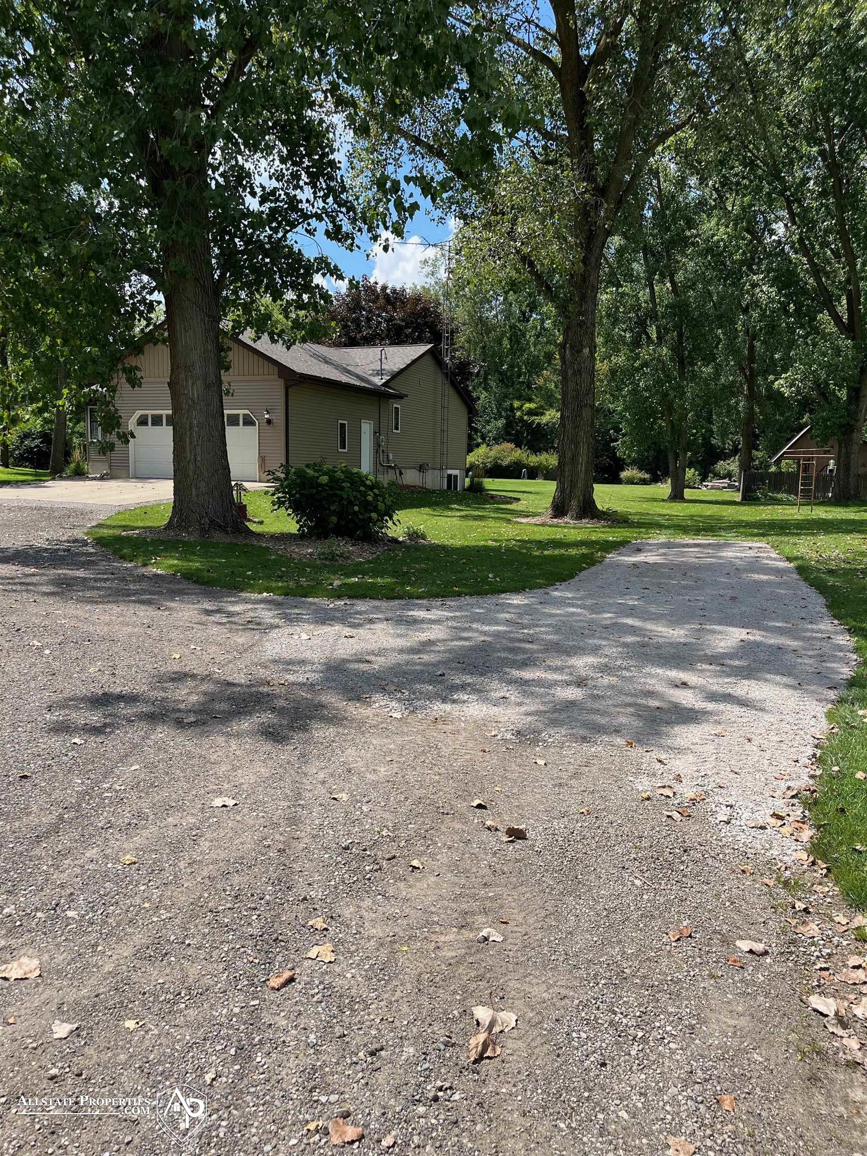 5169 North Oak Road Davison, MI 48423 - Photo 4 of 54 50151955-7add8396-cbca-40bd-b448-b9fce19e8c3f.JPG