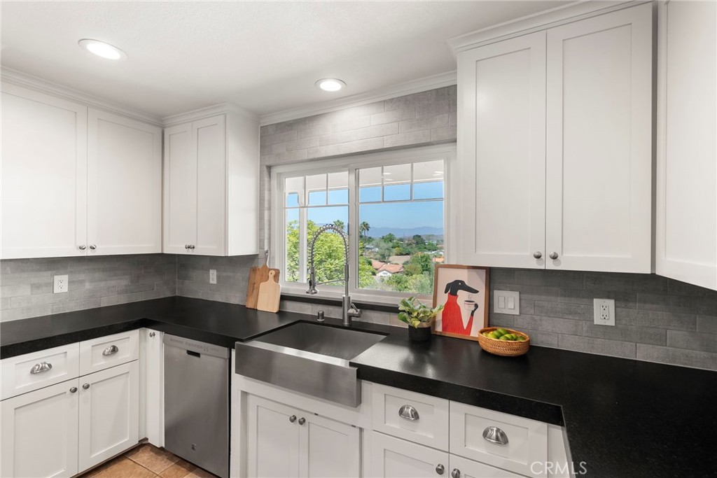 5012 Sleeping Indian Road Fallbrook, CA 92028 - Photo 17 of 59 Gallery Image 17