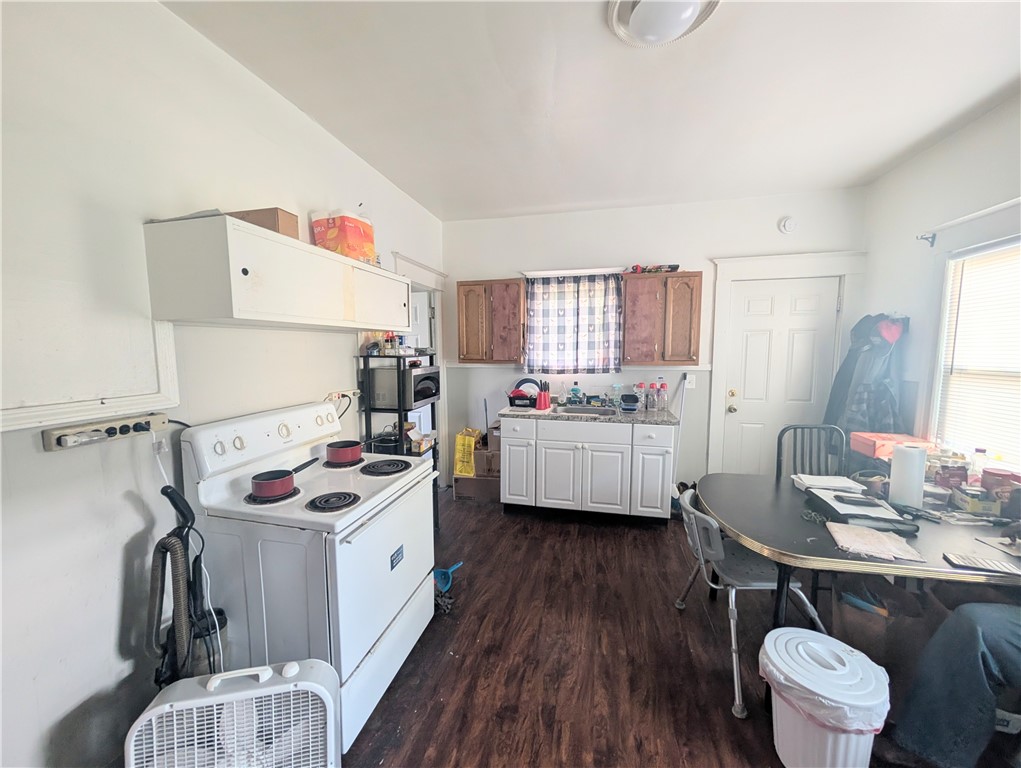 102 Carter Street Rochester, NY 14621 - Photo 2 of 11 Gallery Image 2