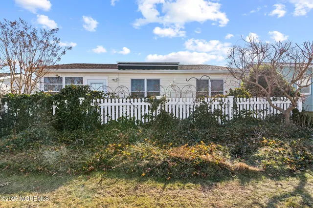 $375,000 | 43 Patmore Road, Brick, NJ 08724