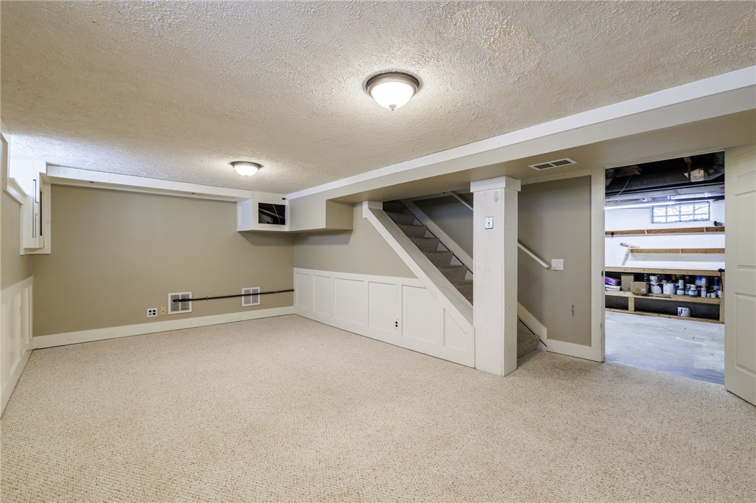 101 Freemont Road Rochester, NY 14612 - Photo 27 of 33