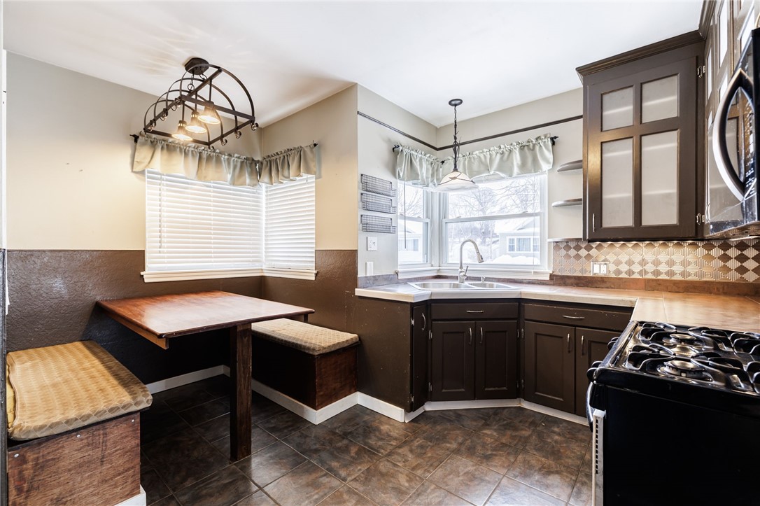 101 Freemont Road Rochester, NY 14612 - Photo 5 of 33