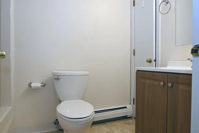 $1,200 | 12 Sunnyside Avenue, Unit 1, Rutland, MA 01543