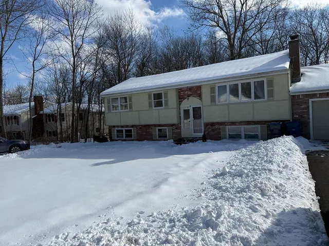 $1,200 | 12 Sunnyside Avenue, Unit 1, Rutland, MA 01543