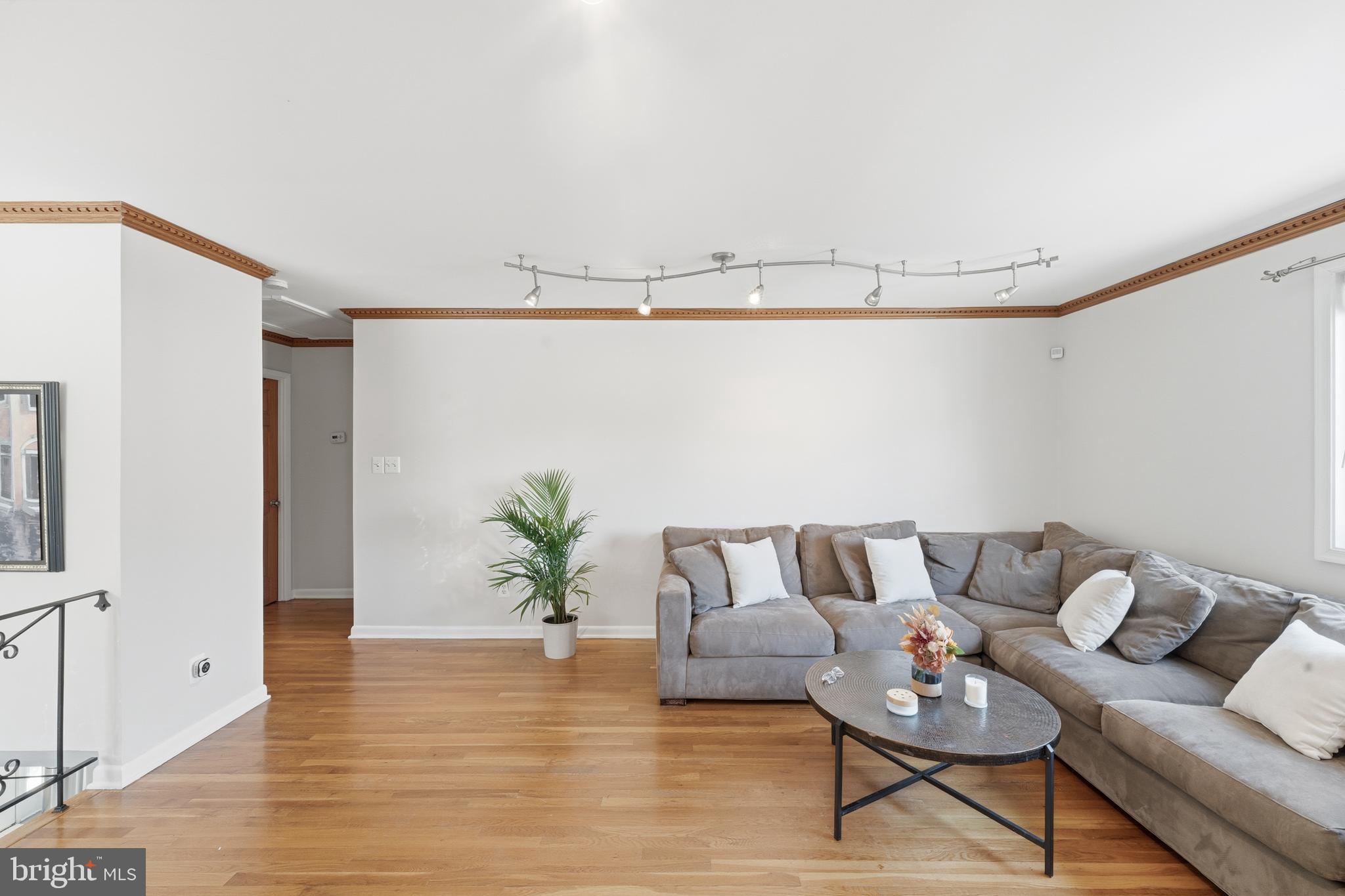 618 Geranium Street Northwest Washington, DC 20012 - Photo 13 of 44 upper level living