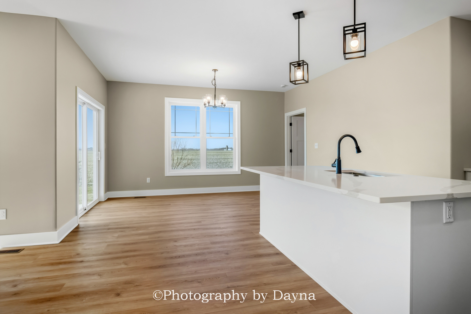 392 White Hawk Way Manteno, IL 60950 - Photo 10 of 25 a bathroom with a sink and a mirror