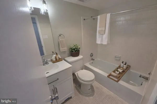 $269,999 | 13137 Dairymaid Drive, Unit 124, Germantown, MD 20874