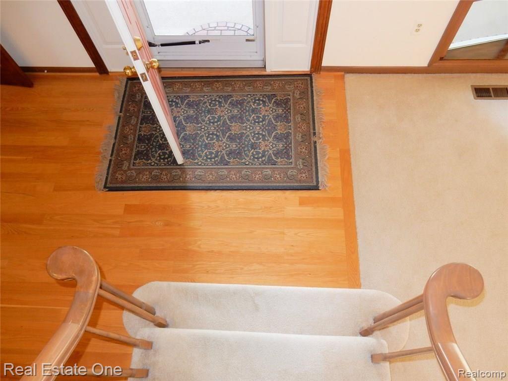 745 Lion Street Rochester Hills, MI 48307 - Photo 5 of 80