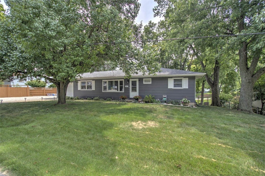 3527 East Eugene Drive Decatur, IL 62521 - Photo 1 of 27 Gallery Image 1