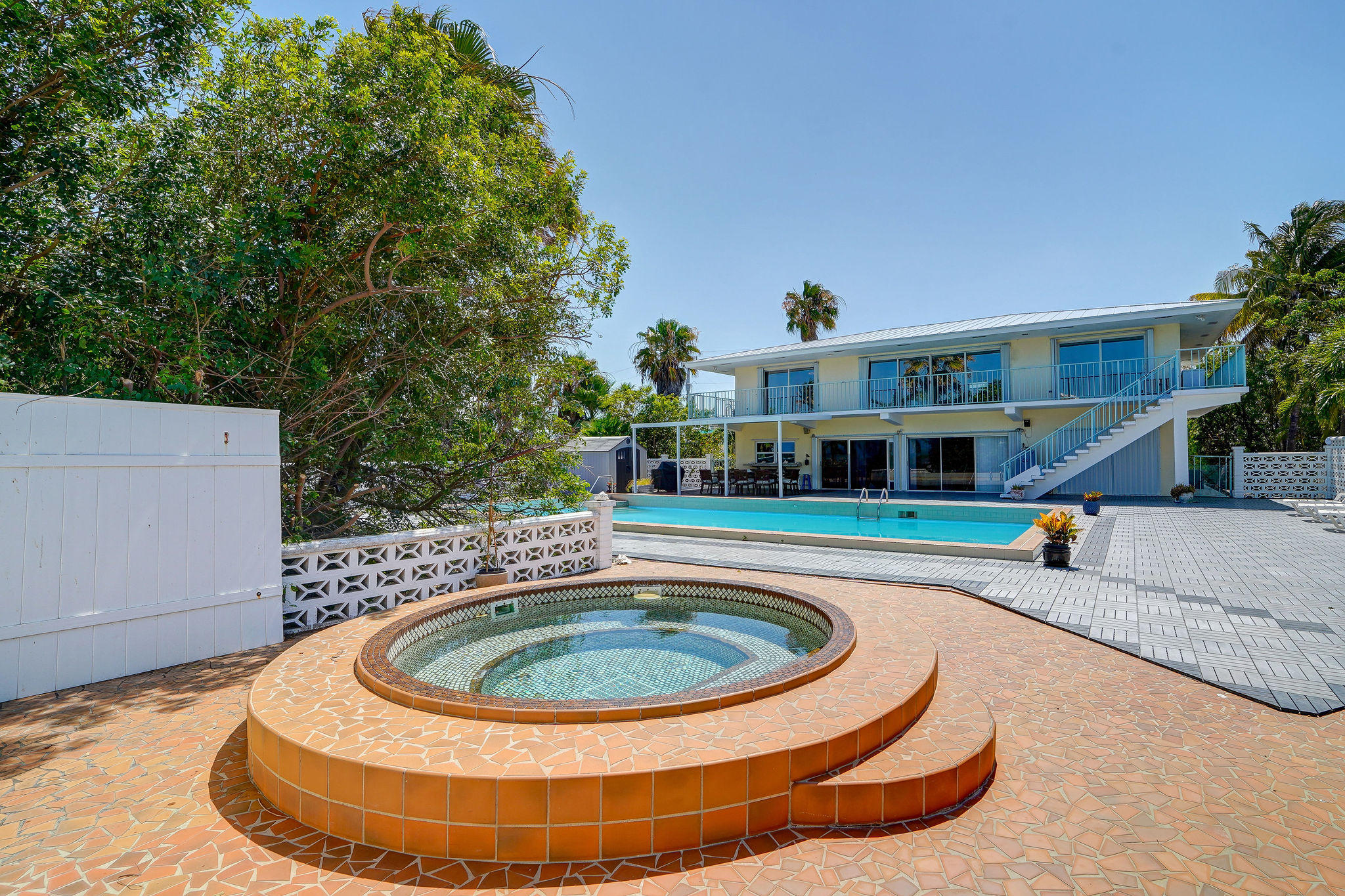 576 Sombrero Beach Road Marathon, FL 33050 - Photo 11 of 69 Hot tub!