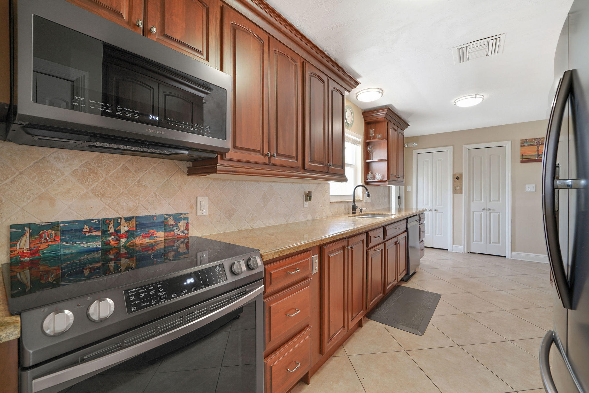 576 Sombrero Beach Road Marathon, FL 33050 - Photo 12 of 69 New Top of line Samsung Appliances