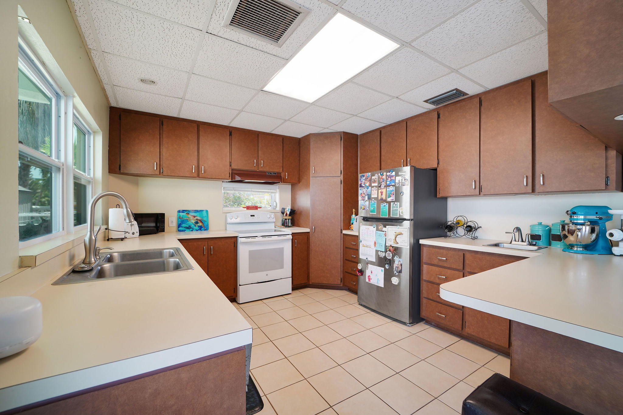 576 Sombrero Beach Road Marathon, FL 33050 - Photo 36 of 69 Downstairs Kitchen