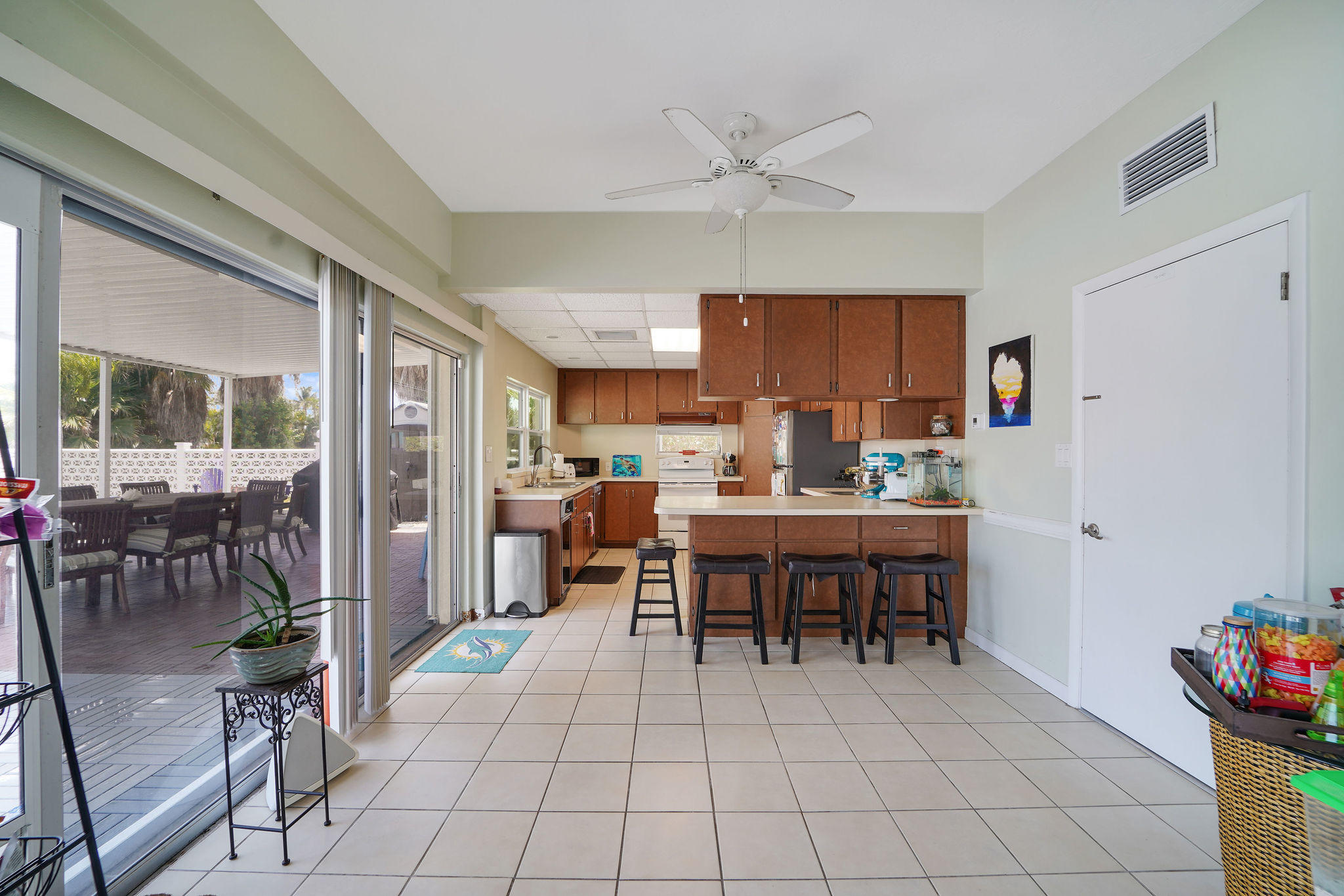 576 Sombrero Beach Road Marathon, FL 33050 - Photo 38 of 69 Downstairs Kitchn