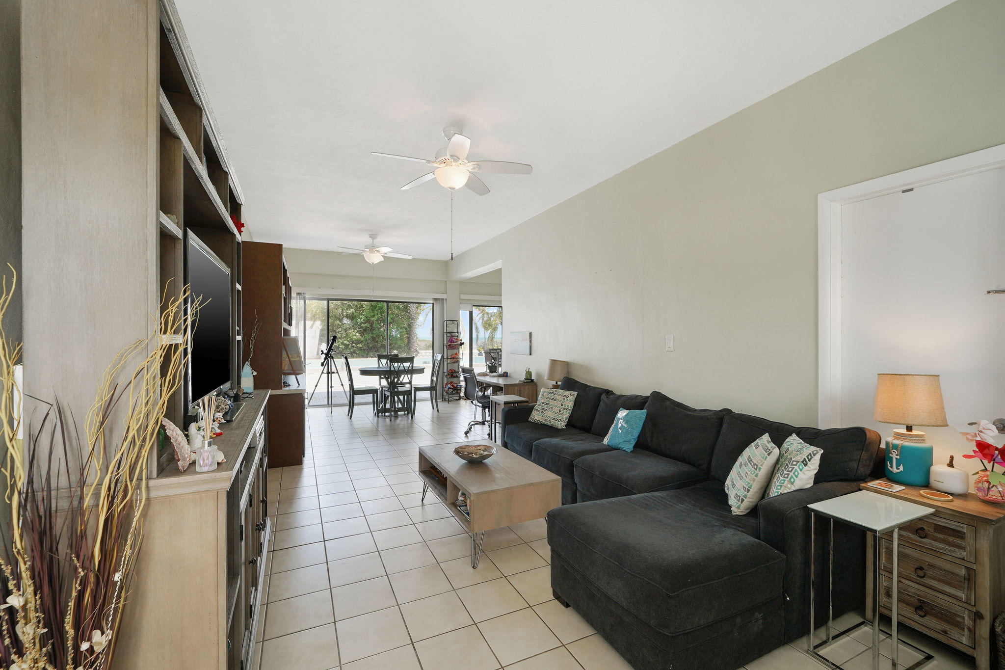 576 Sombrero Beach Road Marathon, FL 33050 - Photo 40 of 69 Downstairs Living room