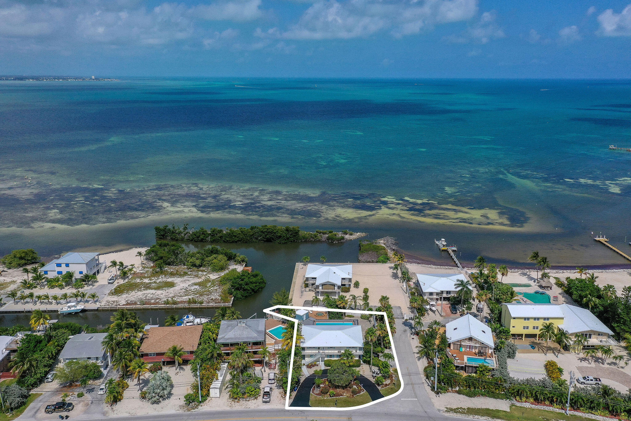 576 Sombrero Beach Road Marathon, FL 33050 - Photo 5 of 69 Amazing 6 bed / 3 bath home