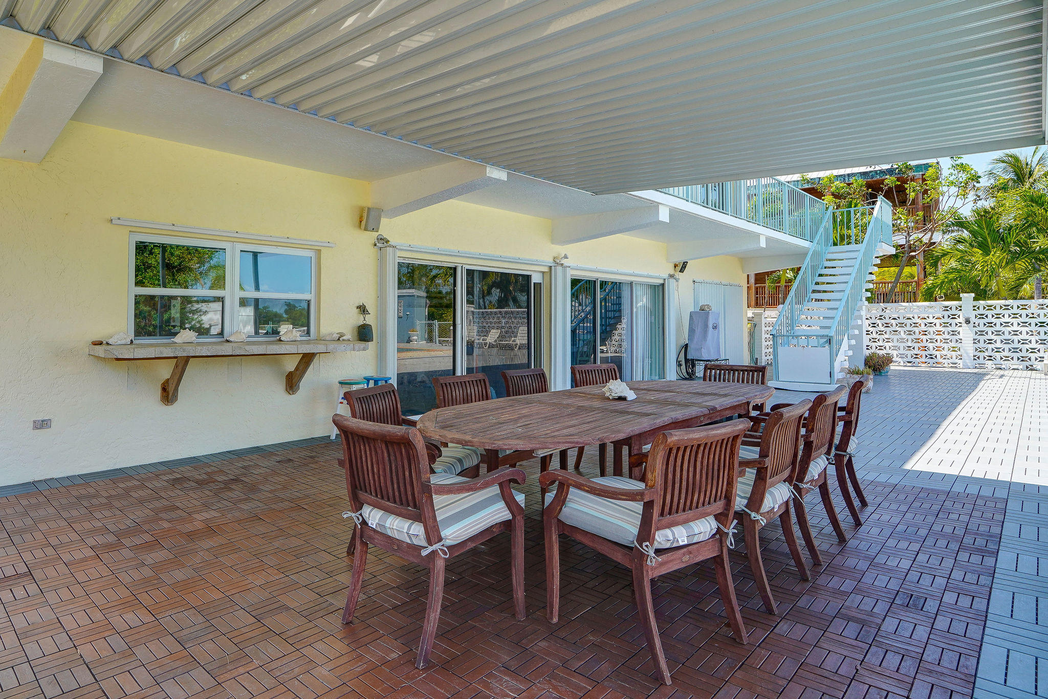576 Sombrero Beach Road Marathon, FL 33050 - Photo 44 of 69 Bar & Dining