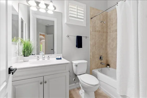 $3,900 | 1254 River Reach Drive, Vero Beach, FL 32967