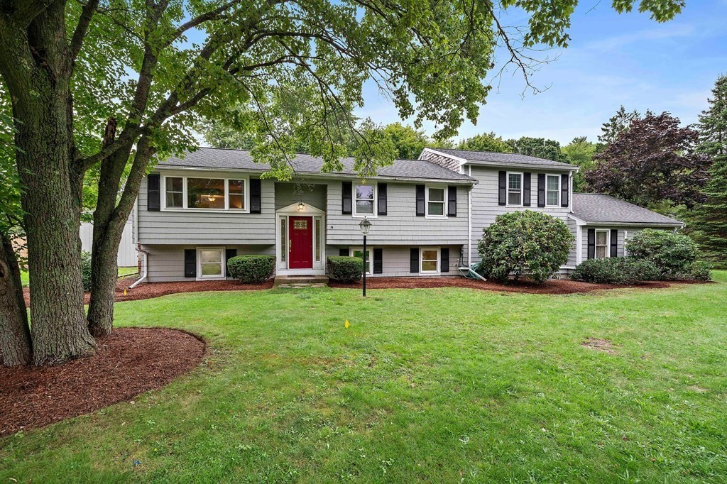 34 Dillingham Way Hanover, MA 02339 - Photo 2 of 37 Gallery Image 2
