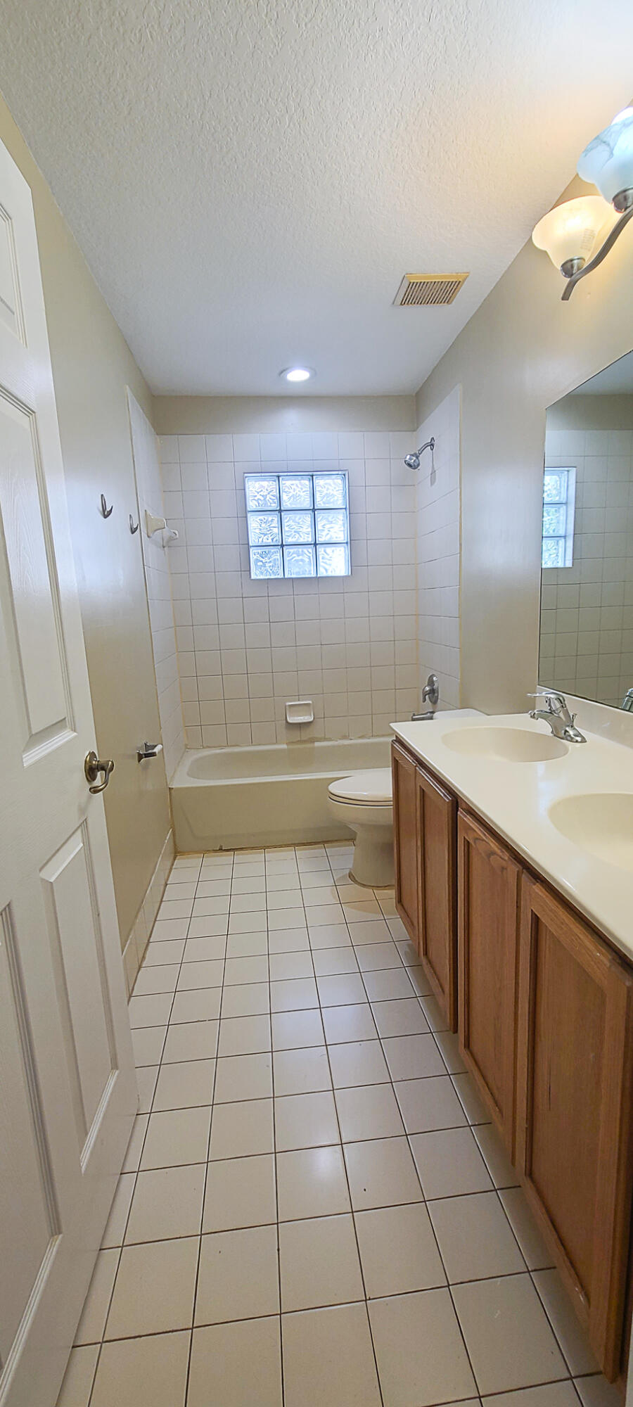 1098 Center Stone Lane Riviera Beach, FL 33404 - Photo 22 of 47 centerstone1098new-21