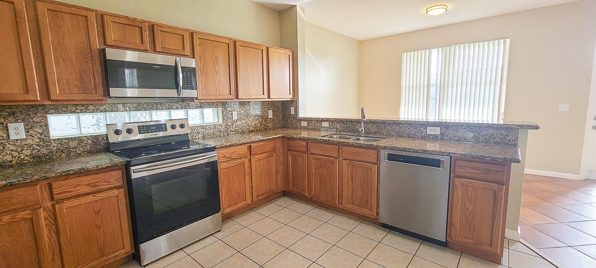 1098 Center Stone Lane Riviera Beach, FL 33404 - Photo 8 of 47 centerstone1098new-37