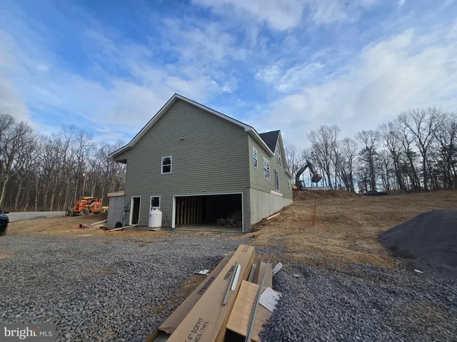 $779,999 | 5 Myla Lane, Hedgesville, WV 25427