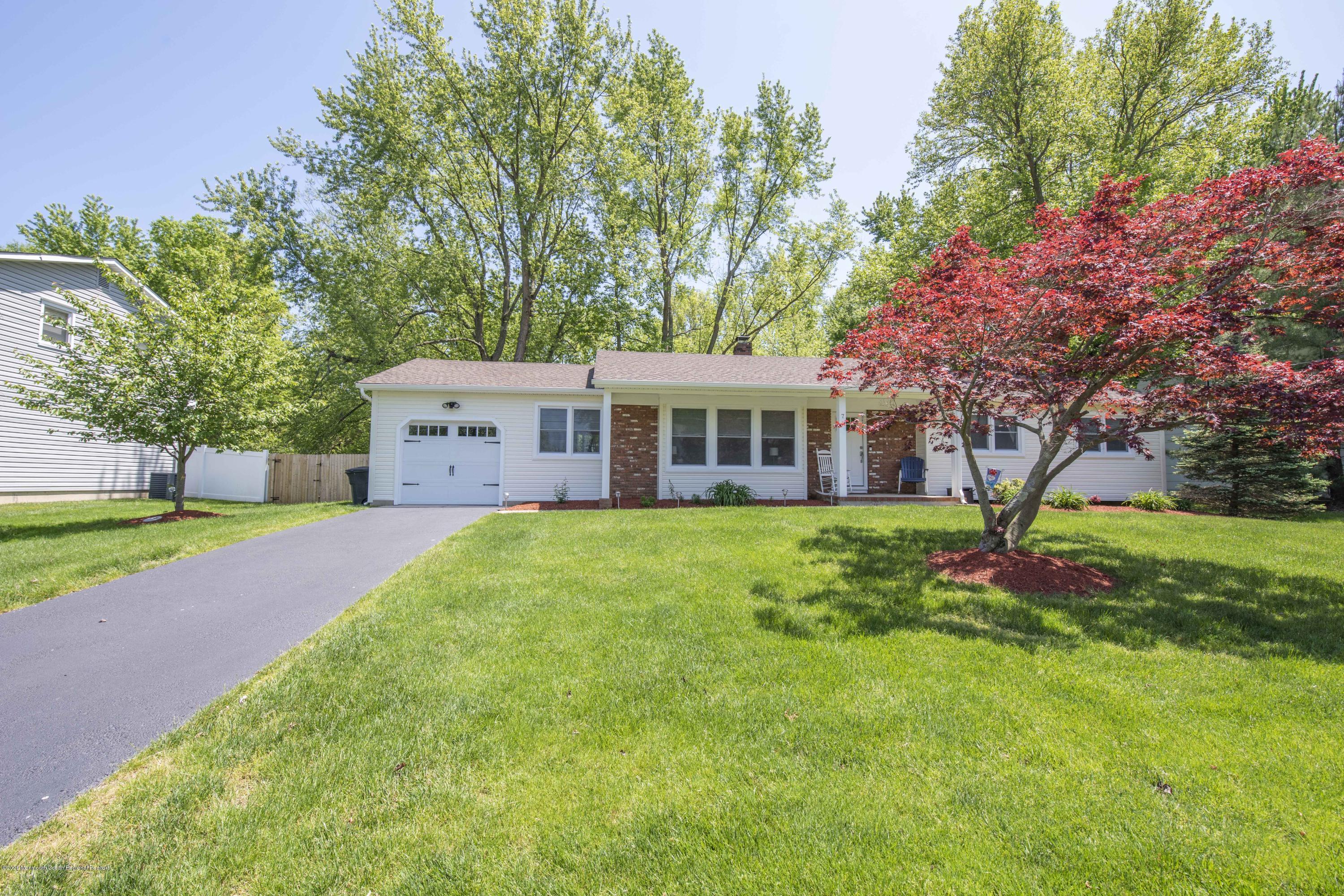 7 Riley Road Morganville, NJ 07751 - Photo 2 of 37 DSC_0380