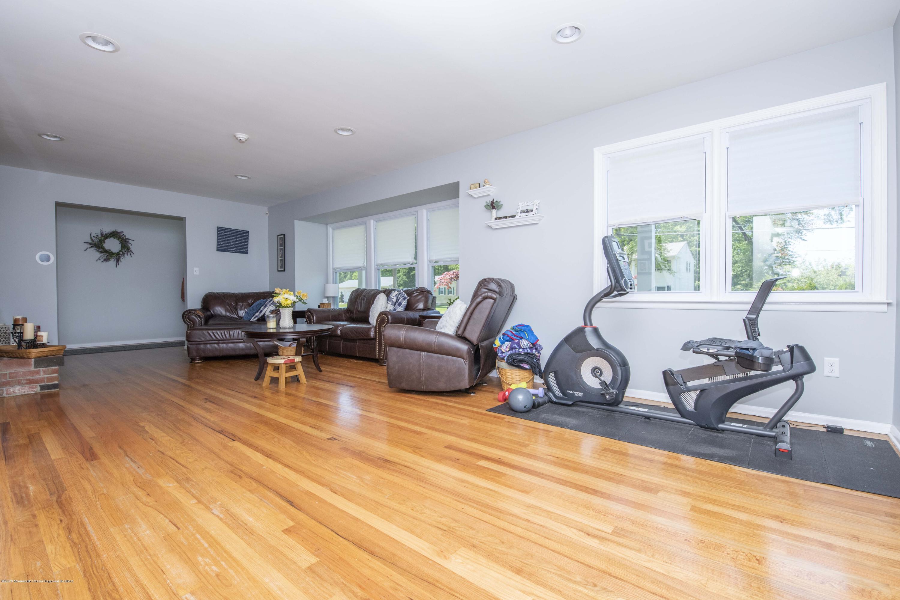 7 Riley Road Morganville, NJ 07751 - Photo 21 of 37 DSC_0415