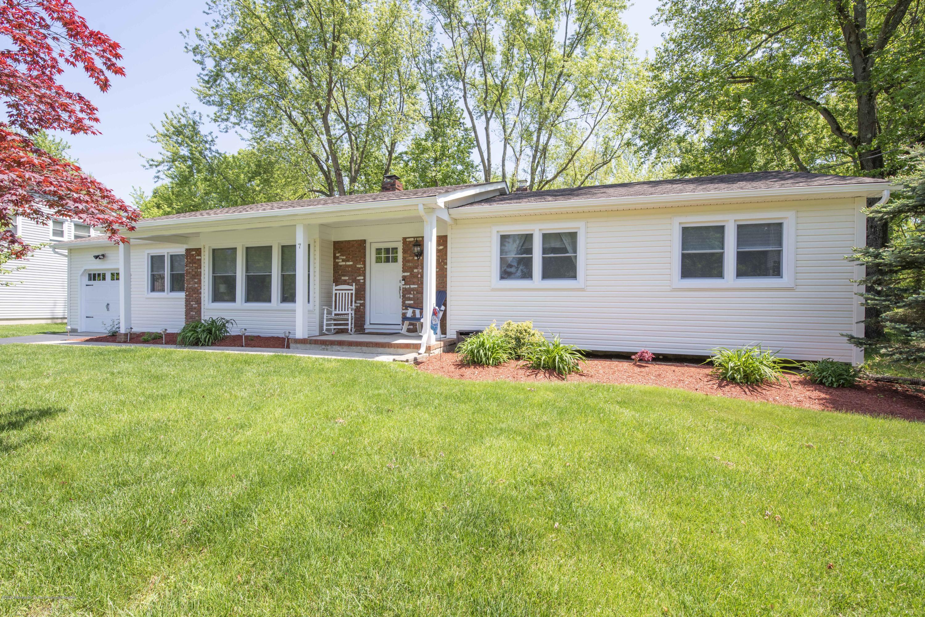 7 Riley Road Morganville, NJ 07751 - Photo 4 of 37 DSC_0384