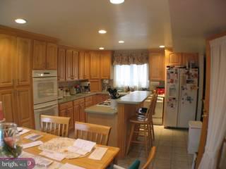 8 Thoreau Road Hamilton, NJ 08690 - Photo 2 of 5