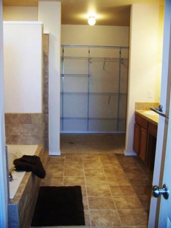 309 Ray Road Sunnyside, WA 98944 - Photo 11 of 19 master bath closet