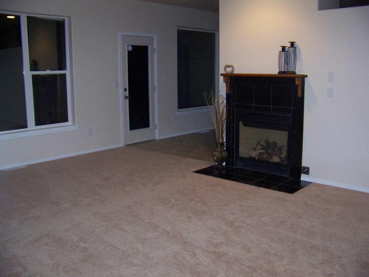 309 Ray Road Sunnyside, WA 98944 - Photo 16 of 19 living fireplace