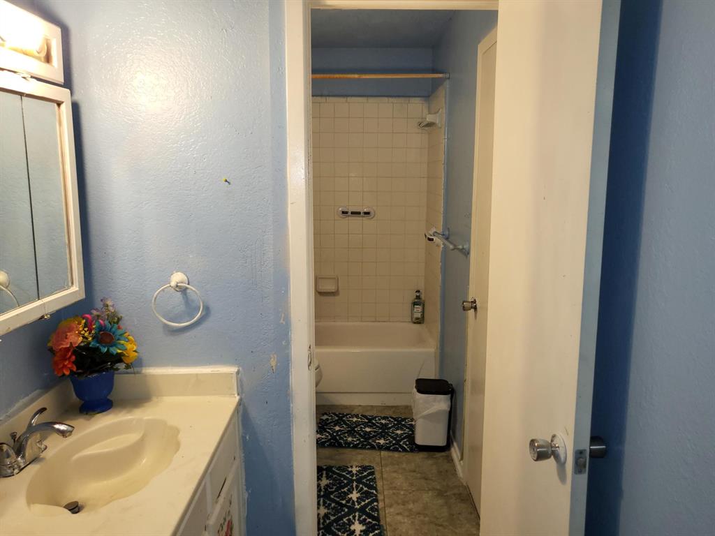 3320 Green Ridge Street Fort Worth, TX 76133 - Photo 12 of 21