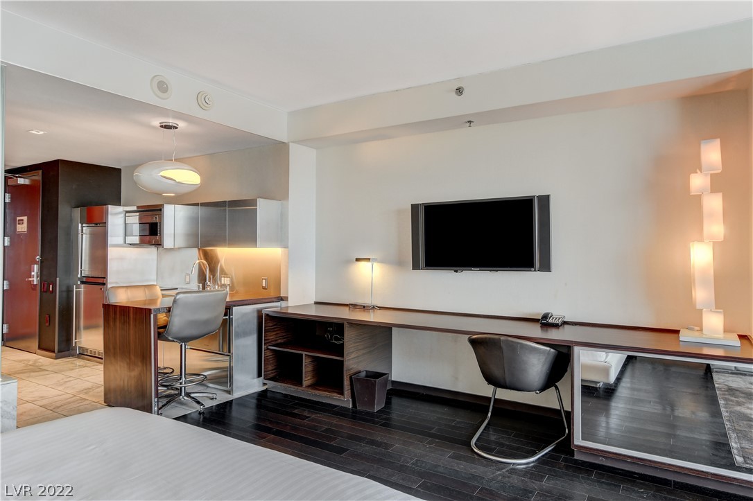 4381 West Flamingo Road, Unit 1005 Las Vegas, NV 89103 - Photo 10 of 23 Gallery Image 10