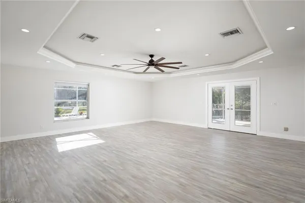 $629,900 | 380 6th Street Northeast, Naples, FL 34120