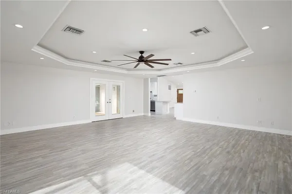 $629,900 | 380 6th Street Northeast, Naples, FL 34120