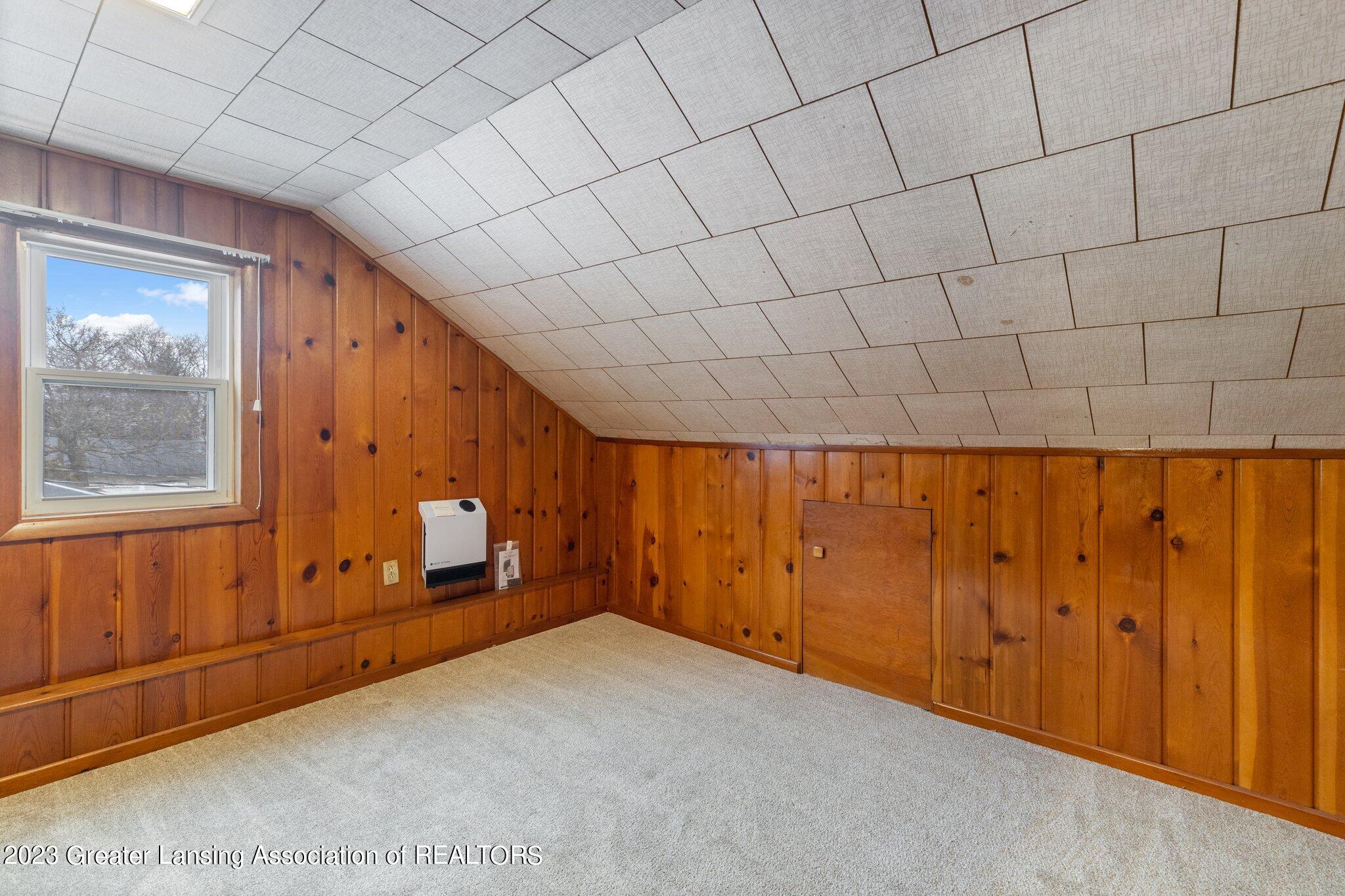 553 East Cavanaugh Road Lansing, MI 48910 - Photo 16 of 30 Bedroom 2 Second level