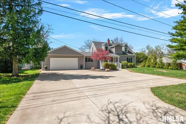 $750,000 | 1401 East Lake Shore Drive, Springfield, IL 62712