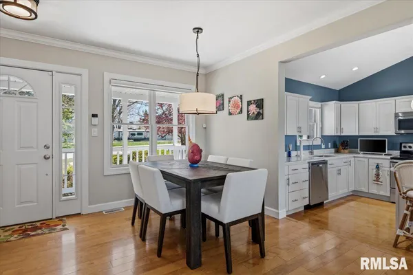 $750,000 | 1401 East Lake Shore Drive, Springfield, IL 62712
